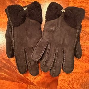 UGG Classic Bow Shorty Women Gloves BLACK SIZE M